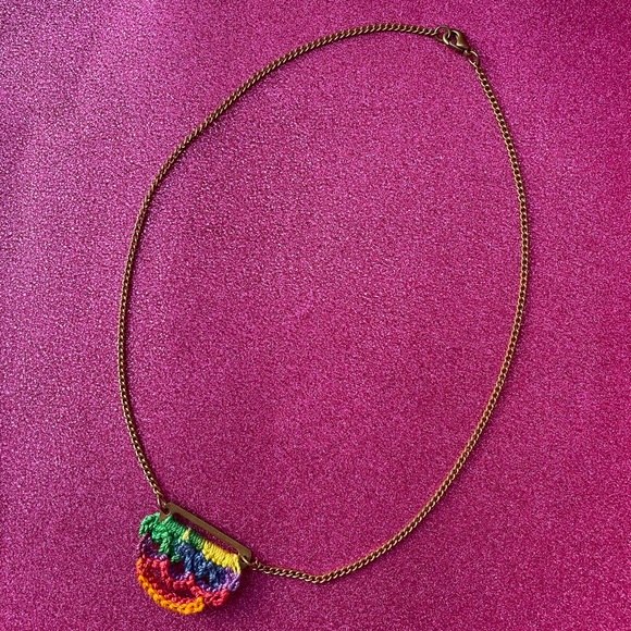 🌈 Delicate Rainbow Necklace 🌈 - Picture 2 of 4